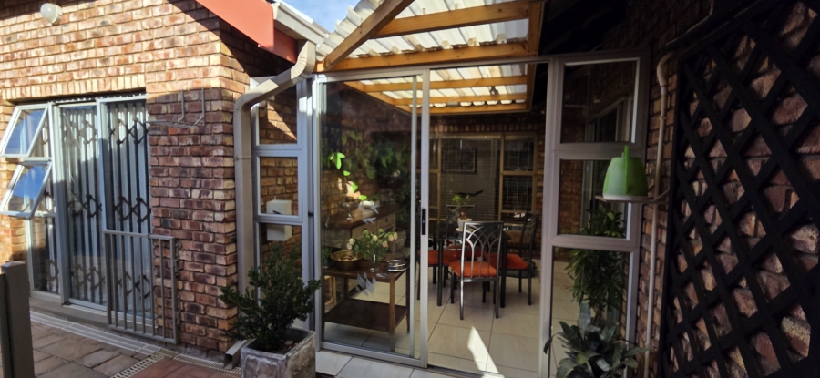 3 Bedroom Property for Sale in Roylglen Gardens Northern Cape